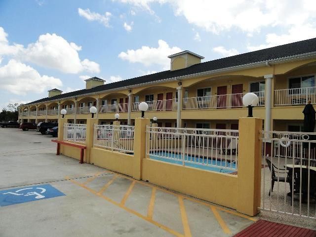 Scottish Inn And Suites Бейтаун Екстериор снимка